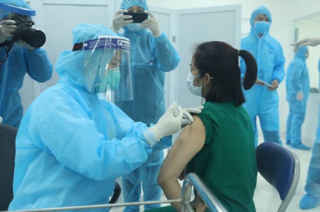 16 nhóm đối tượng ưu tiên tiêm vắc xin Covid-19 năm 2021-2022