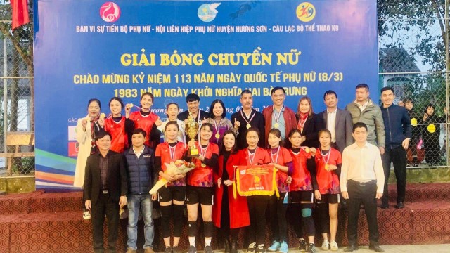 Đội bóng chuyền nữ Sơn Kim 1 vô địch giải thi đấu bóng chuyền nữ cấp cụm và Vô địch chung kết tại huyện
