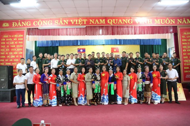 Phối hợp tuyên truyền pháp luật cho nhân dân biên giới xã Sơn Kim 1, huyện Hương Sơn, tỉnh Hà Tĩnh và bản Thoong Pẹ, huyện Căm Cợt, tỉnh Bô Ly Khăm Xay, (Lào) 